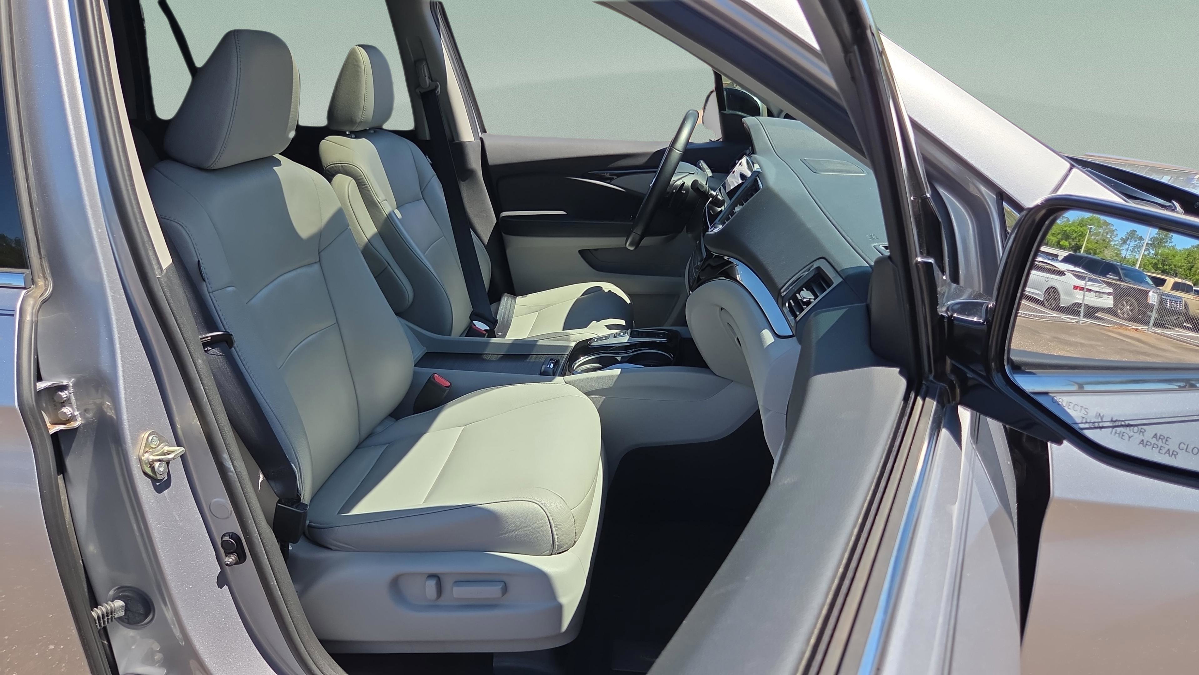 Certified 2020 Honda Pilot Touring image 19
