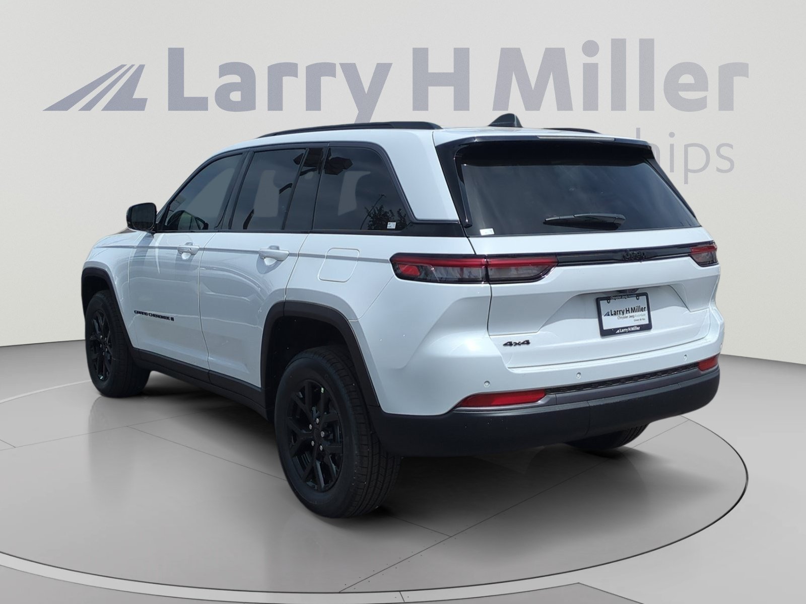 New 2026 Jeep Grand Cherokee Altitude AWD/4WD image 3