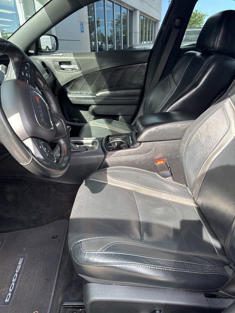 Used 2016 Dodge Charger R/T w/ Plus Group RWD image 6