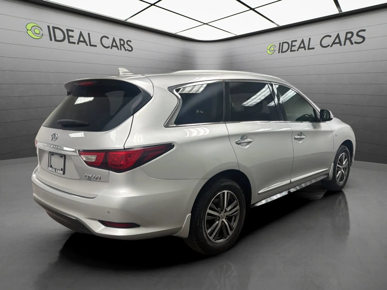 Used 2017 INFINITI QX60 FWD w/ Premium Plus Package image 5