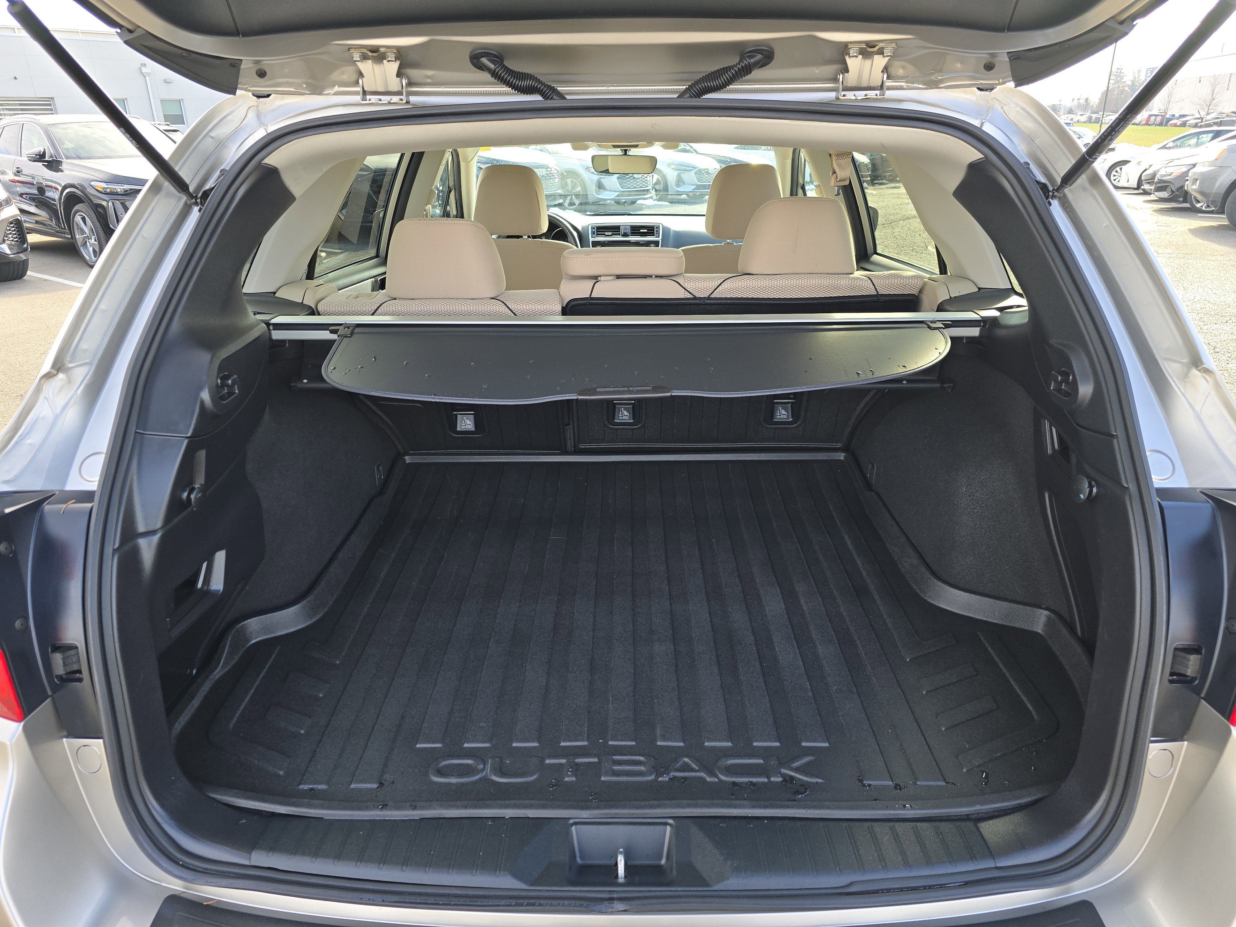 Used 2019 Subaru Outback 2.5i Premium image 15