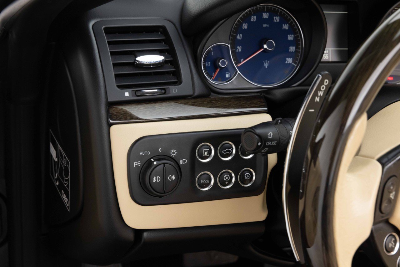 Used 2015 Maserati GranTurismo Convertible RWD image 28
