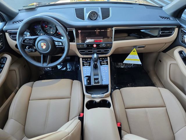 Used 2026 Porsche Macan image 13