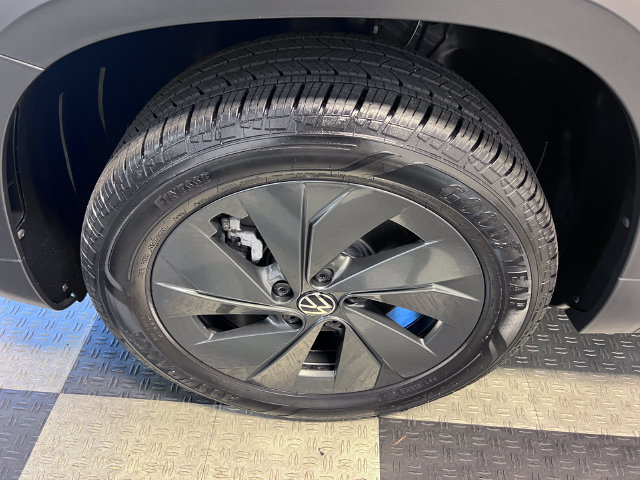 Certified 2025 Volkswagen Taos S FWD image 8