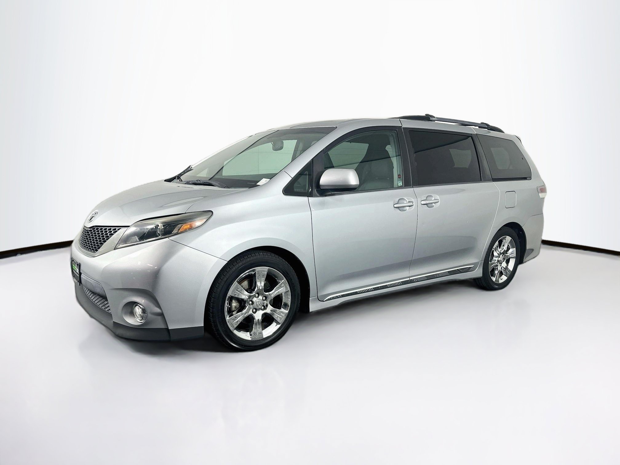 Used 2015 Toyota Sienna SE Premium FWD image 3