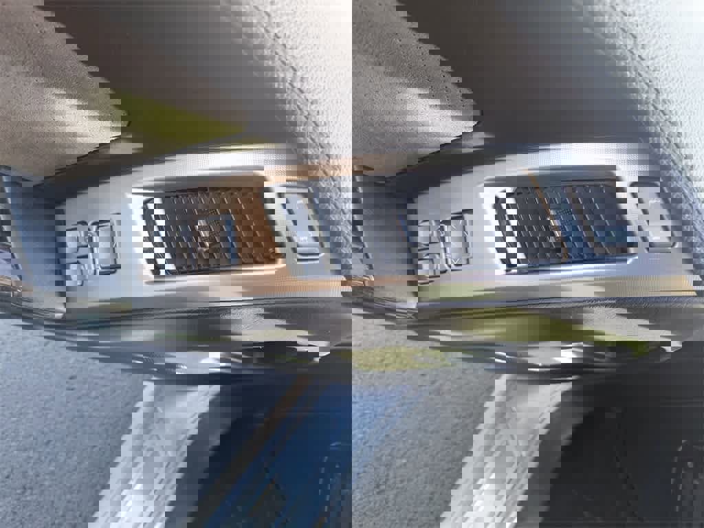 Used 2006 Cadillac XLR V image 13