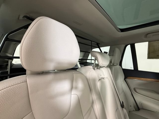 Used 2021 Volvo XC90 T6 Momentum w/ Advanced Package AWD/4WD image 28