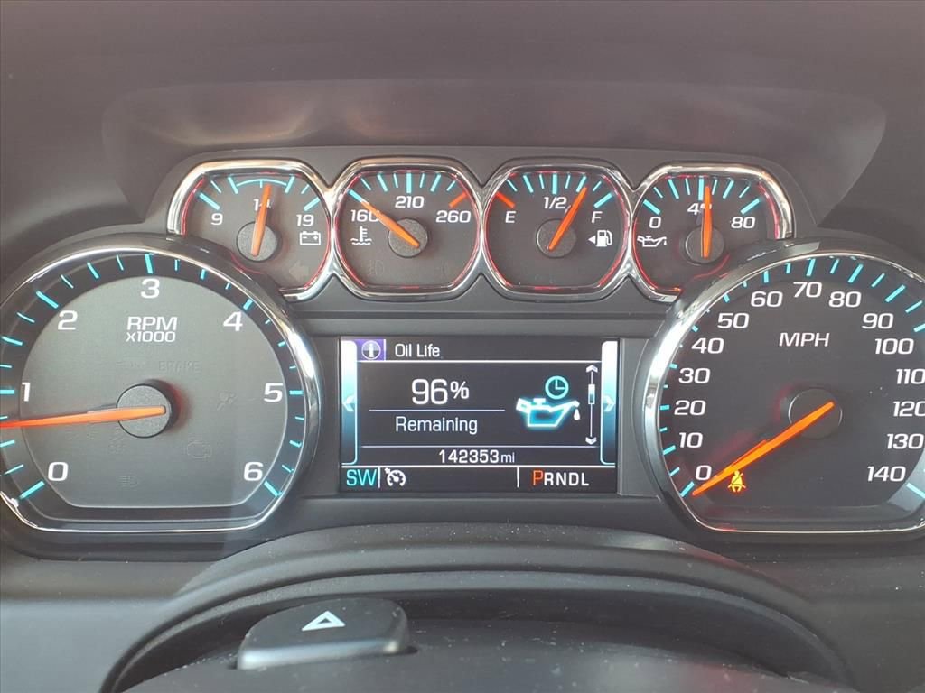 Used 2018 Chevrolet Suburban LT image 19