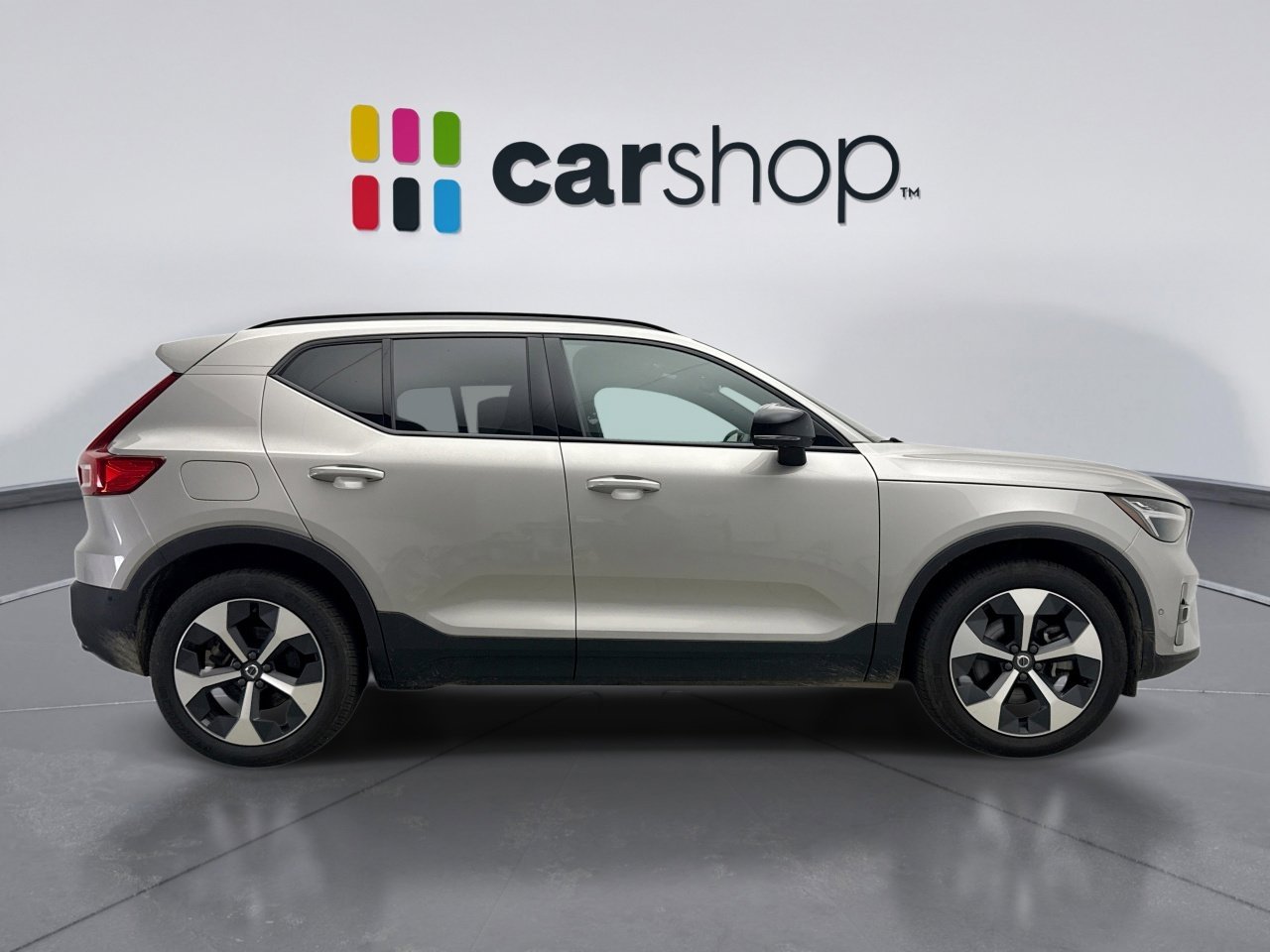 Used 2025 Volvo XC40 B5 Plus AWD/4WD image 6