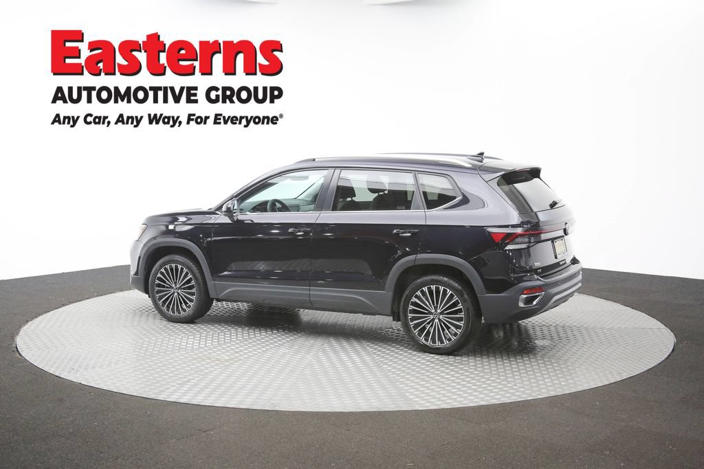 Used 2025 Volkswagen Taos SE FWD image 58