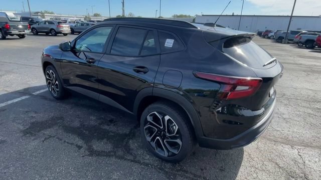 New 2026 Chevrolet Trax RS w/ Sunroof Package FWD image 8