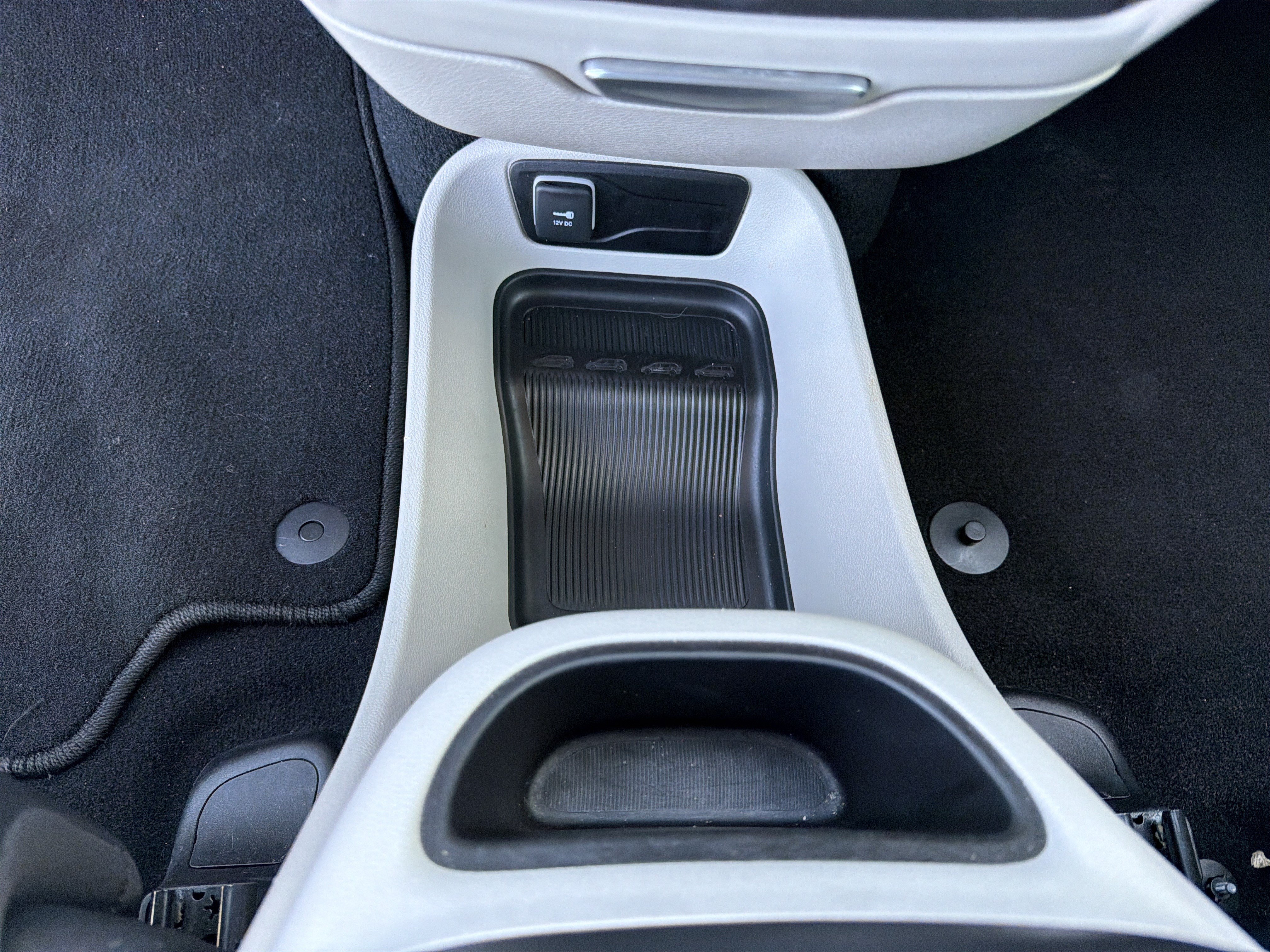 Used 2024 Chrysler Pacifica Touring-L FWD image 41
