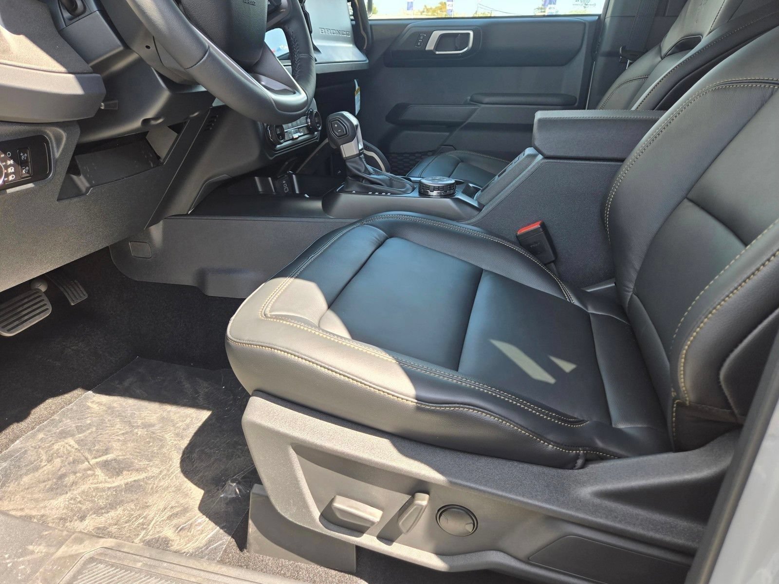 New 2026 Ford Bronco Badlands AWD/4WD image 10
