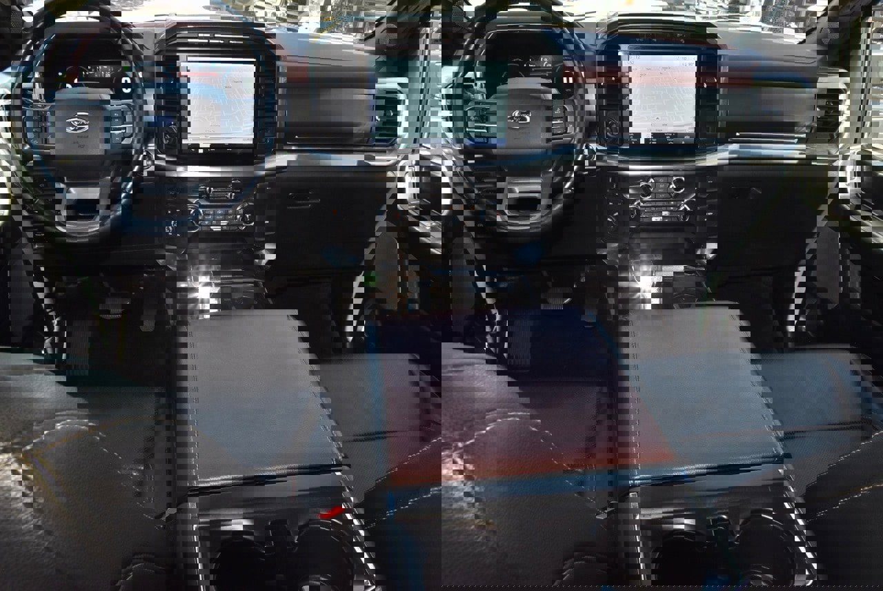 Certified 2022 Ford F150 Lariat w/ Equipment Group 502A High image 16