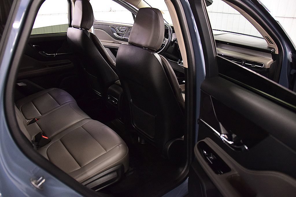 Used 2024 Lincoln Corsair Reserve AWD/4WD image 29