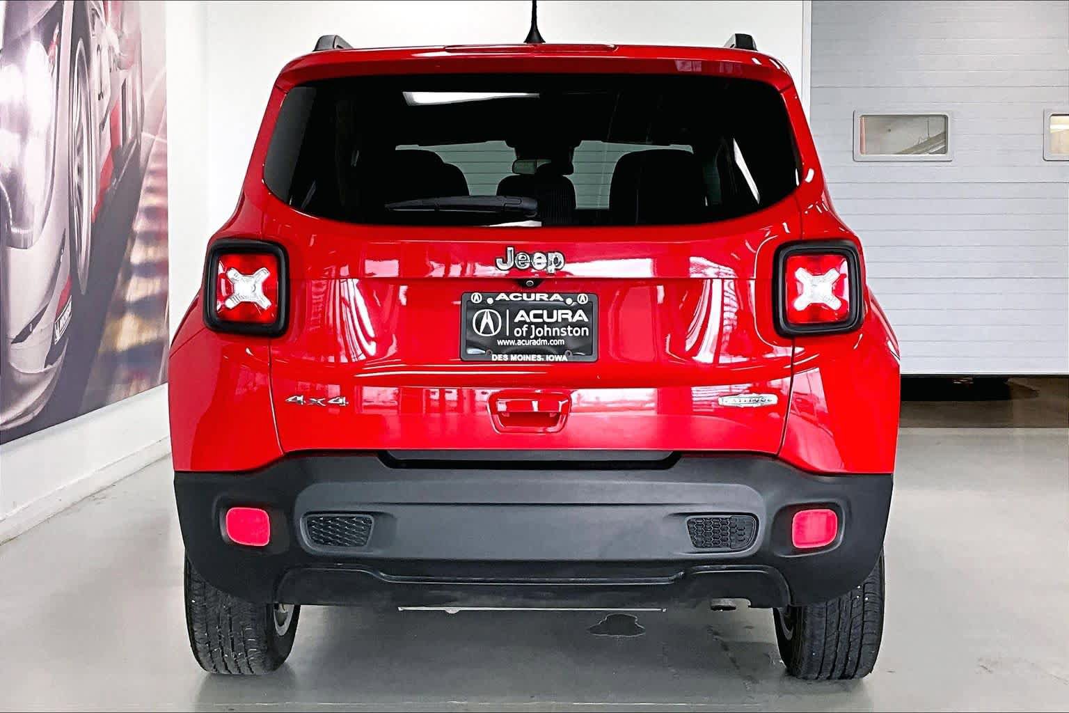 Used 2018 Jeep Renegade Latitude w/ Cold Weather Group AWD/4WD image 5