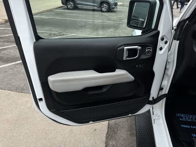 Used 2022 Jeep Wrangler Unlimited Sahara image 22