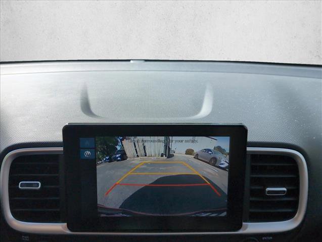 Certified 2024 Hyundai Venue SEL FWD image 12