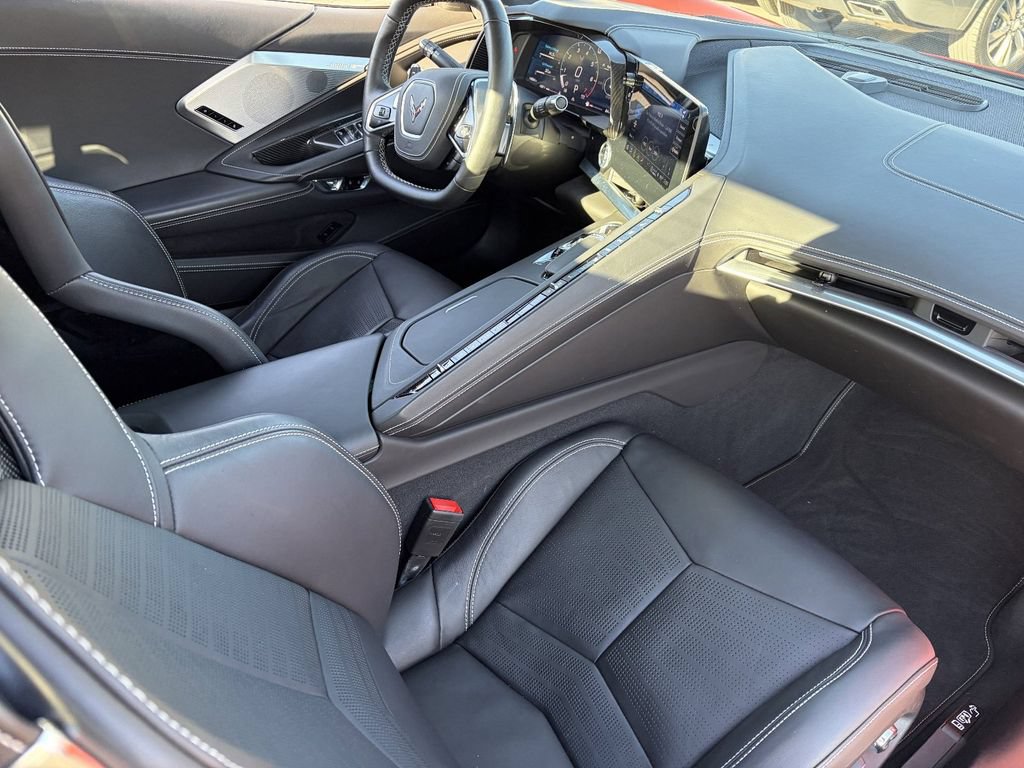 Used 2021 Chevrolet Corvette Stingray Premium Conv w/ Z51 Performance Package RWD image 13
