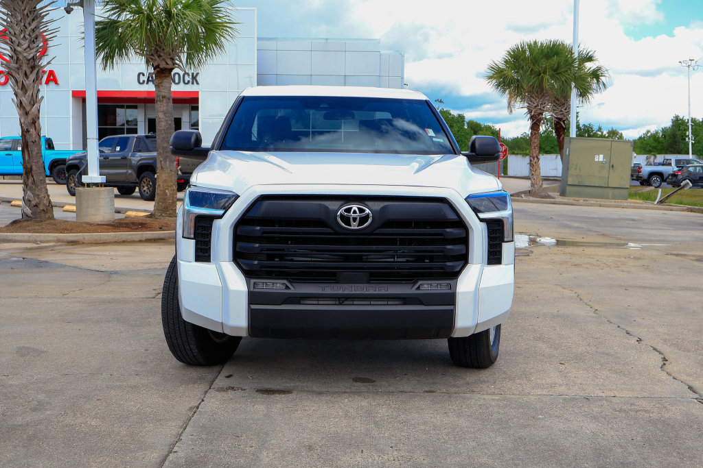 Used 2025 Toyota Tundra SR5 w/ SR5 Premium Package AWD/4WD image 26