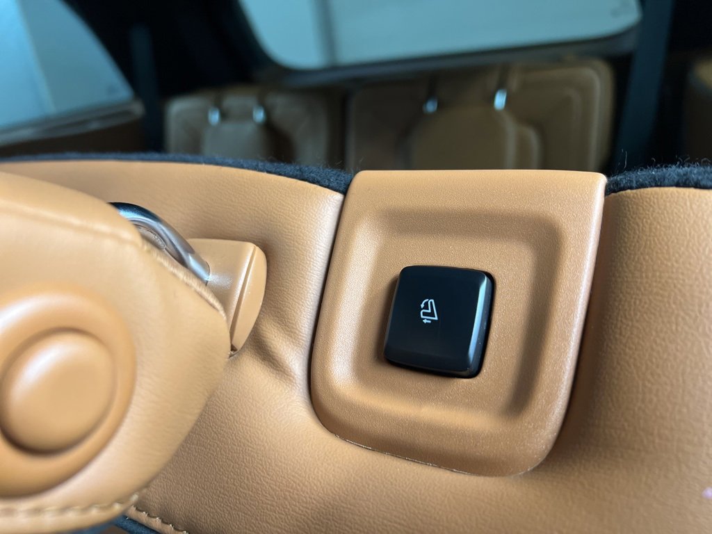 Certified 2020 Lincoln Aviator Black Label w/ Dynamic Handling Package image 33