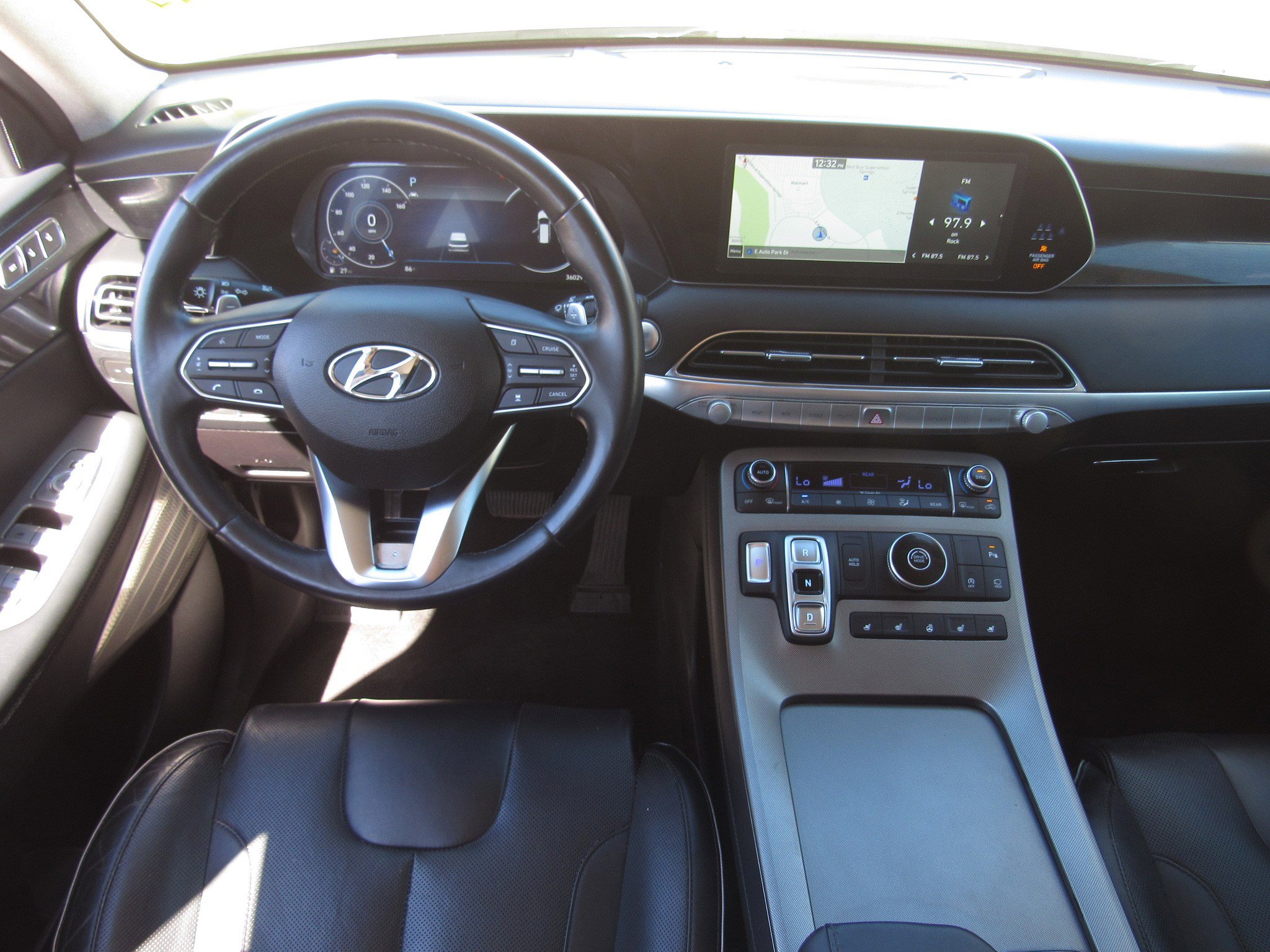 Used 2022 Hyundai Palisade Limited image 18