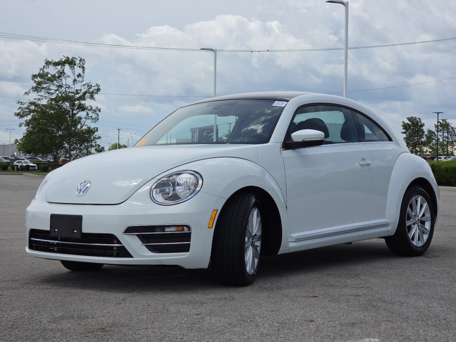 Used 2019 Volkswagen Beetle 2.0T SE FWD image 11