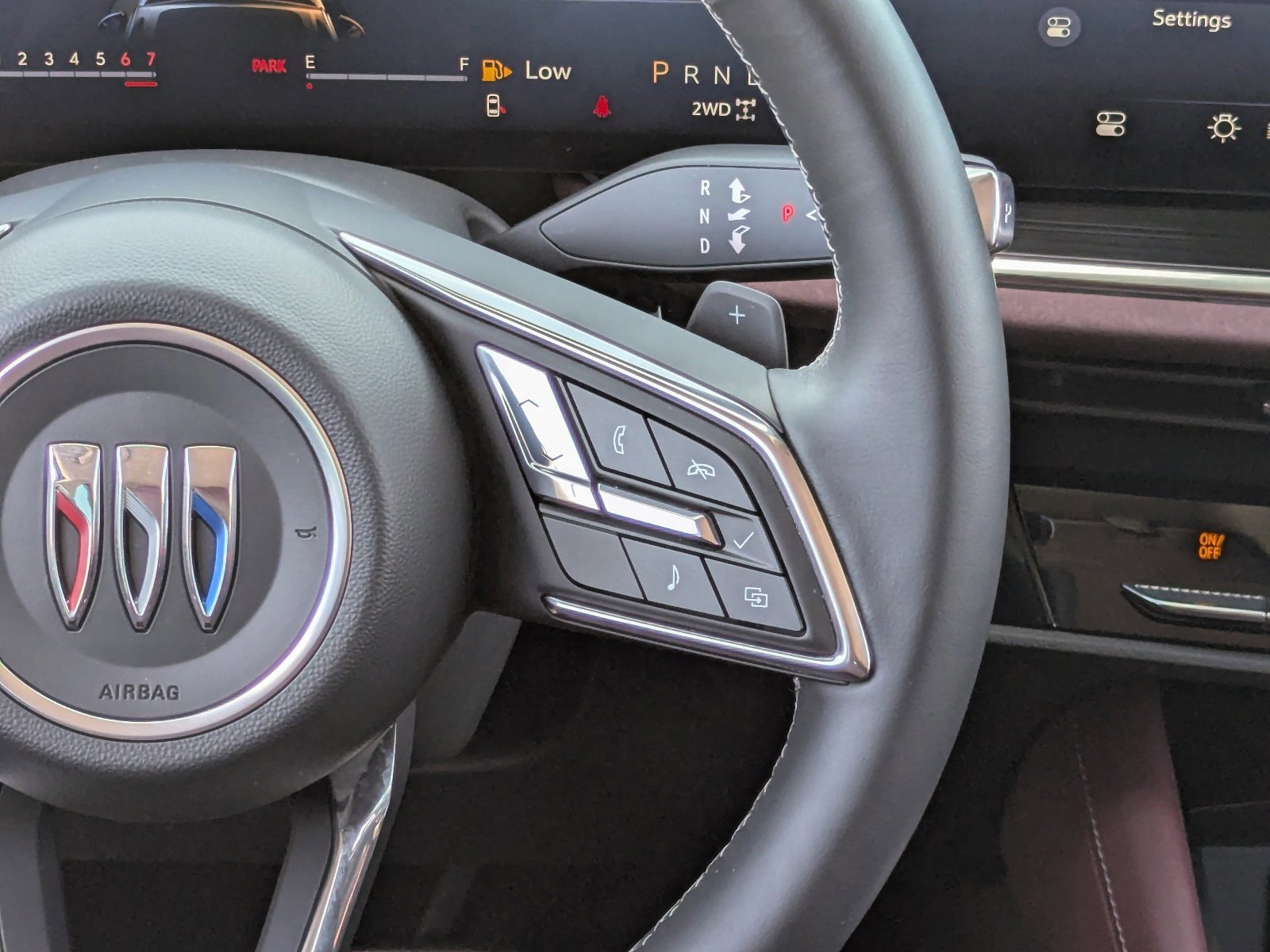 Used 2025 Buick Envision Sport Touring image 21