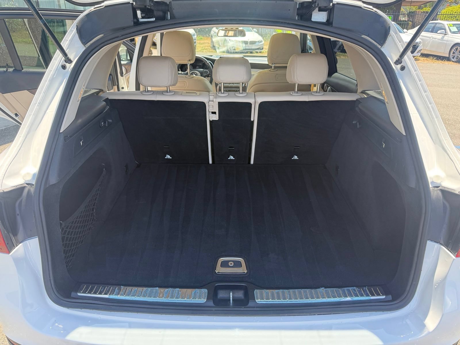 Used 2019 Mercedes-Benz GLC 300 4MATIC image 33