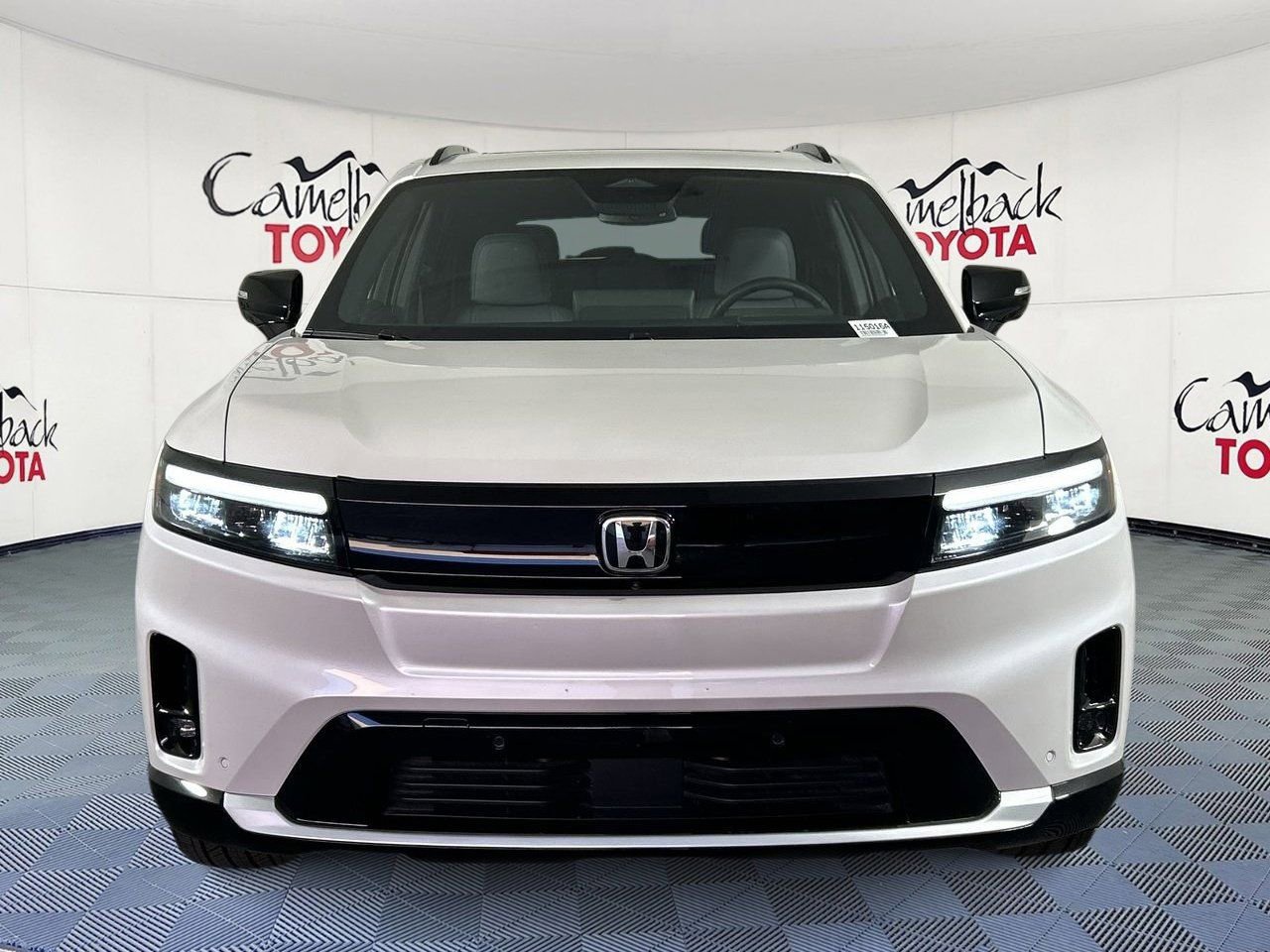 Used 2025 Honda Prologue Elite image 2