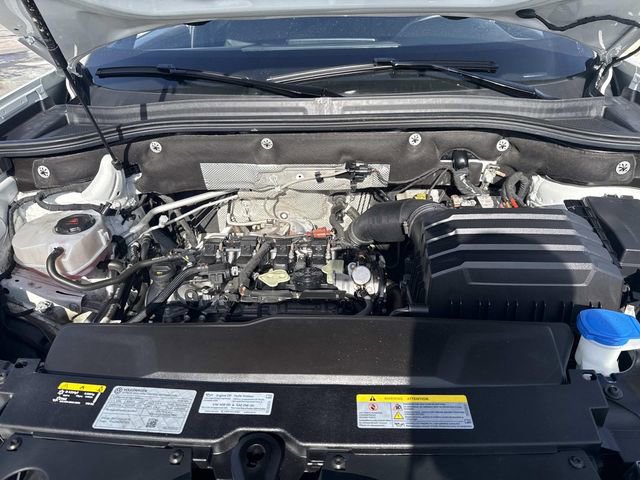 Used 2024 Volkswagen Atlas Cross Sport SE AWD/4WD image 15