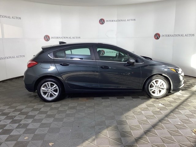 Used 2018 Chevrolet Cruze LT w/ Convenience Package image 4