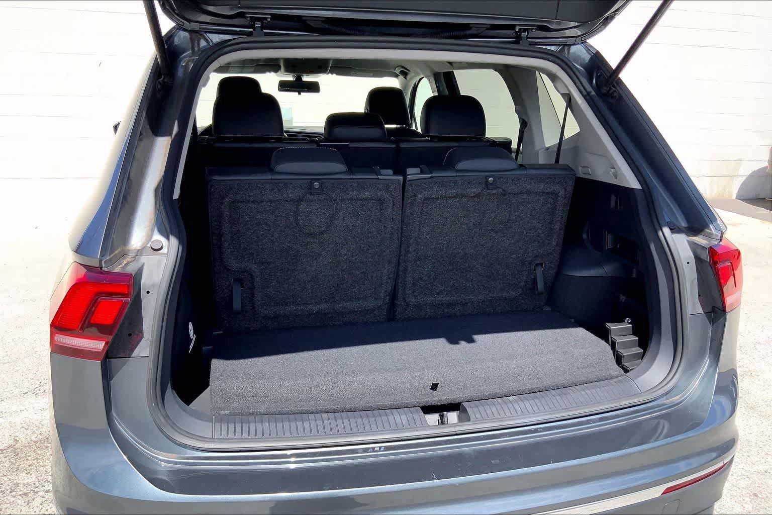 Used 2021 Volkswagen Tiguan SE FWD image 18