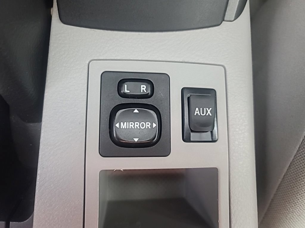 Used 2011 Toyota RAV4 4WD w/ Base L4 Extra Value Pkg image 32