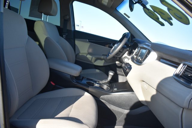 Used 2019 Kia Sorento FWD image 12