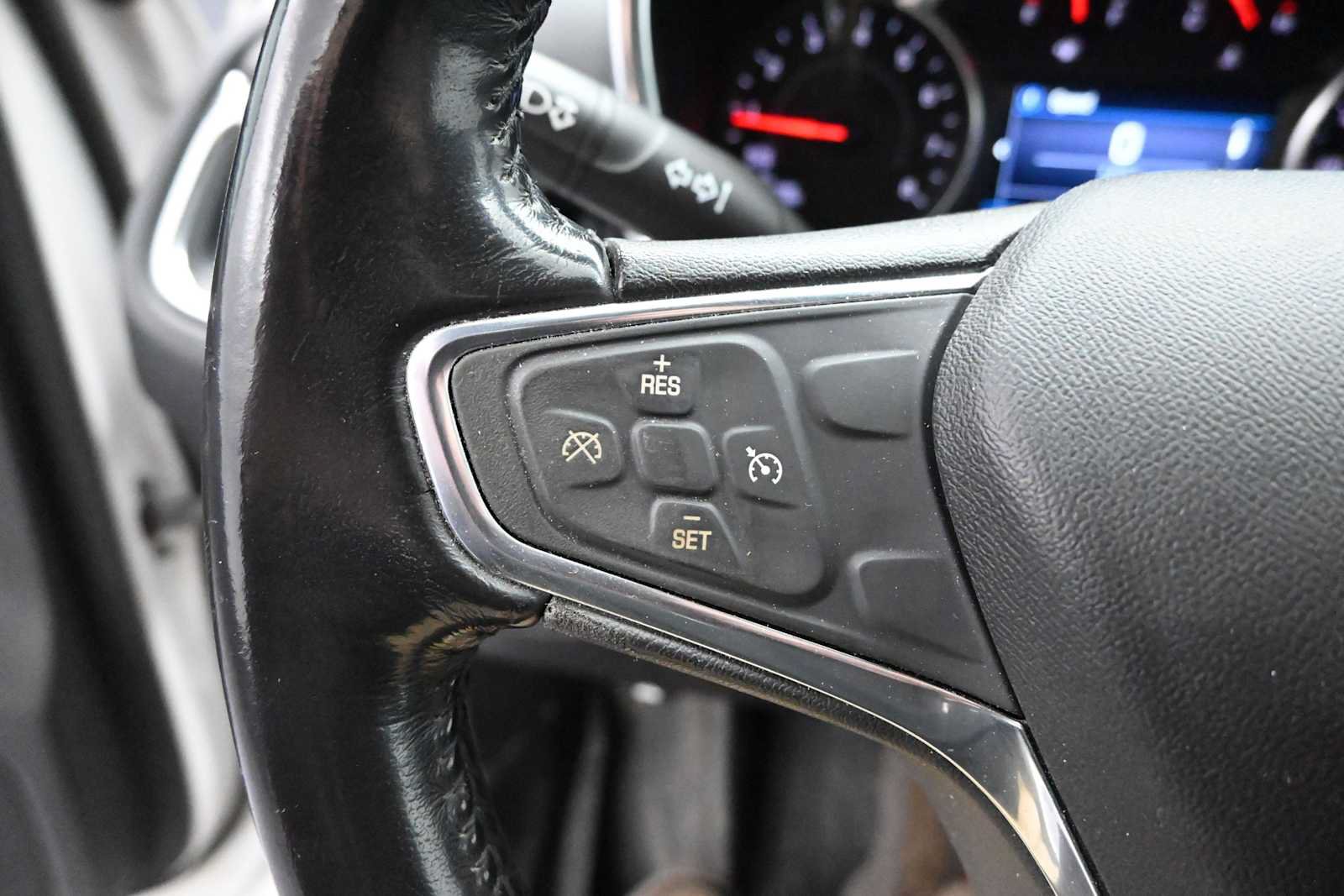 Used 2019 Chevrolet Equinox LT FWD image 14