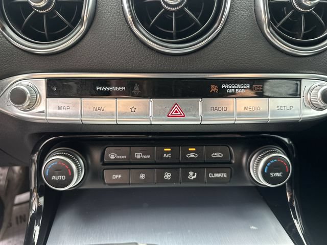 Used 2022 Kia Stinger GT1 AWD/4WD image 19