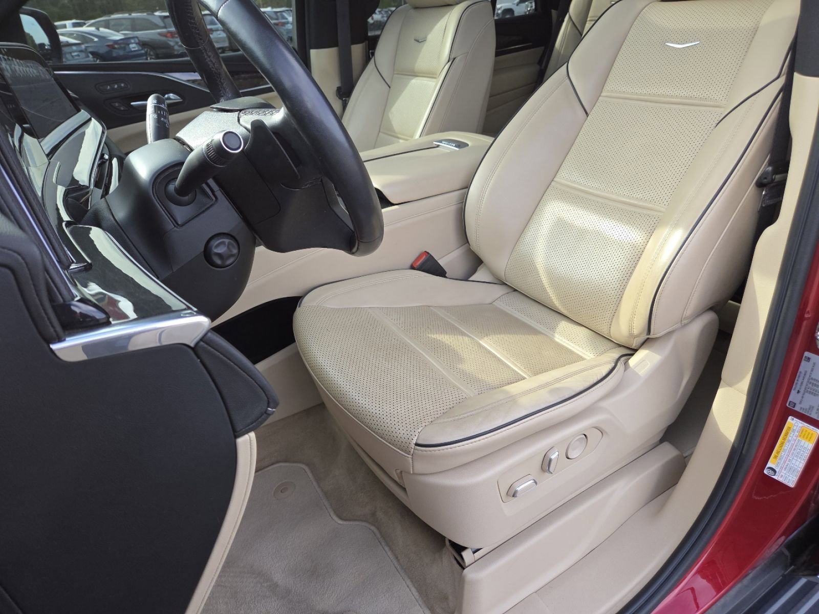 Used 2022 Cadillac Escalade Premium Luxury RWD image 27