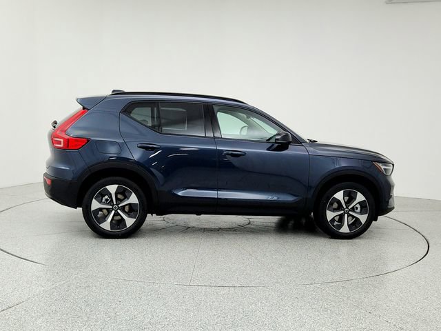 New 2026 Volvo XC40 B4 Plus w/ Climate Package image 4