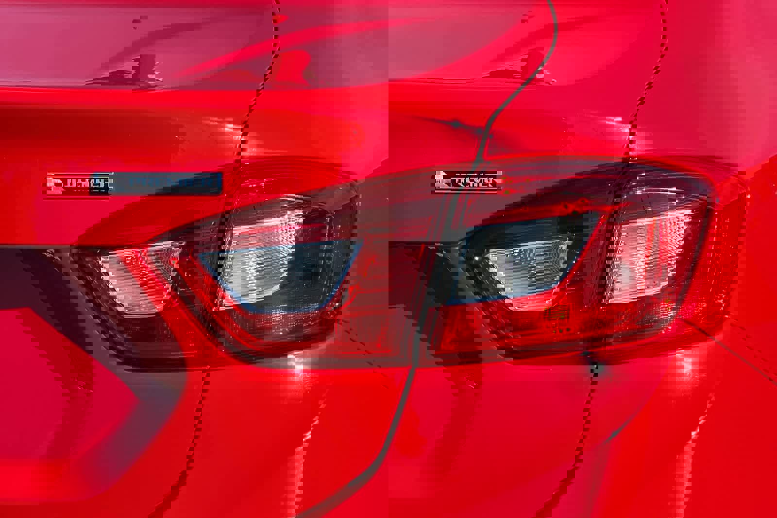 Used 2018 Chevrolet Cruze Premier FWD image 30