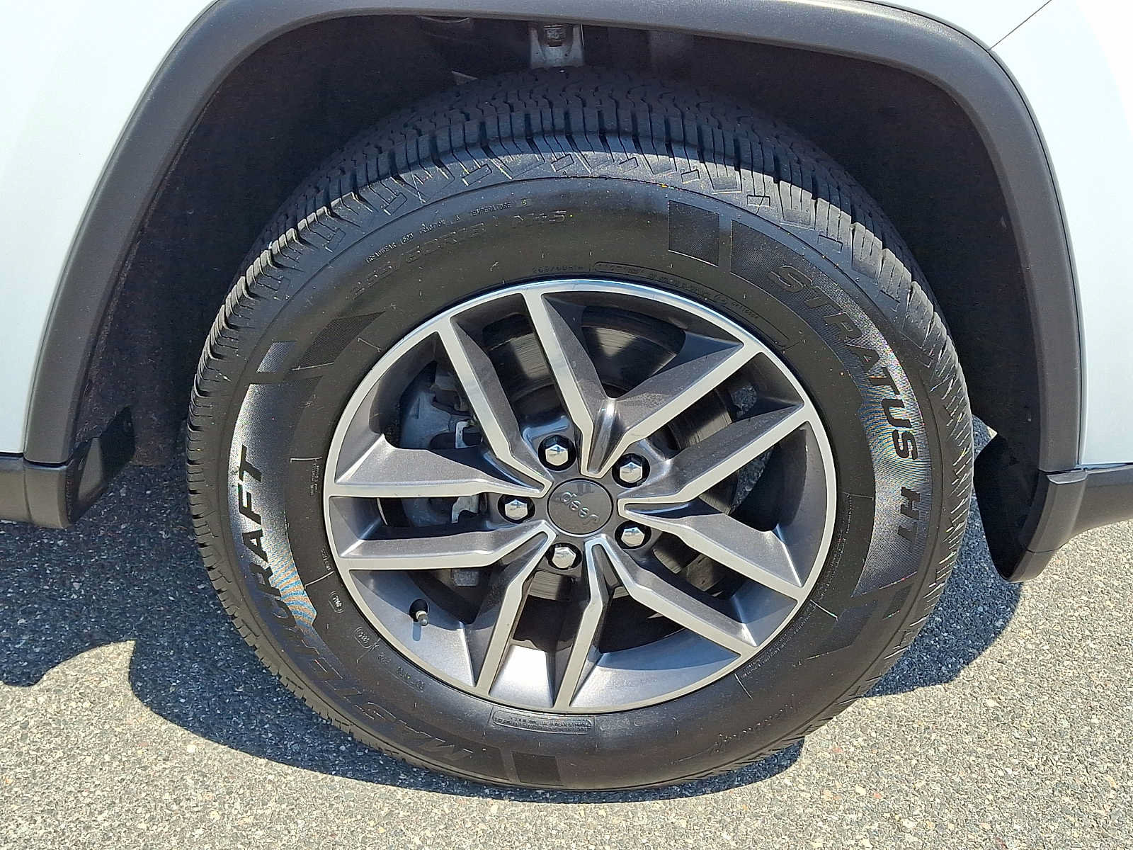 Used 2020 Jeep Grand Cherokee Limited AWD/4WD image 8