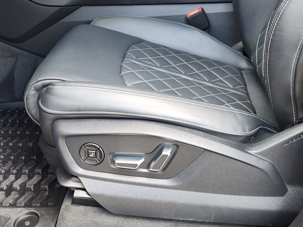 Used 2020 Audi SQ8 Prestige w/ Prestige Package image 23