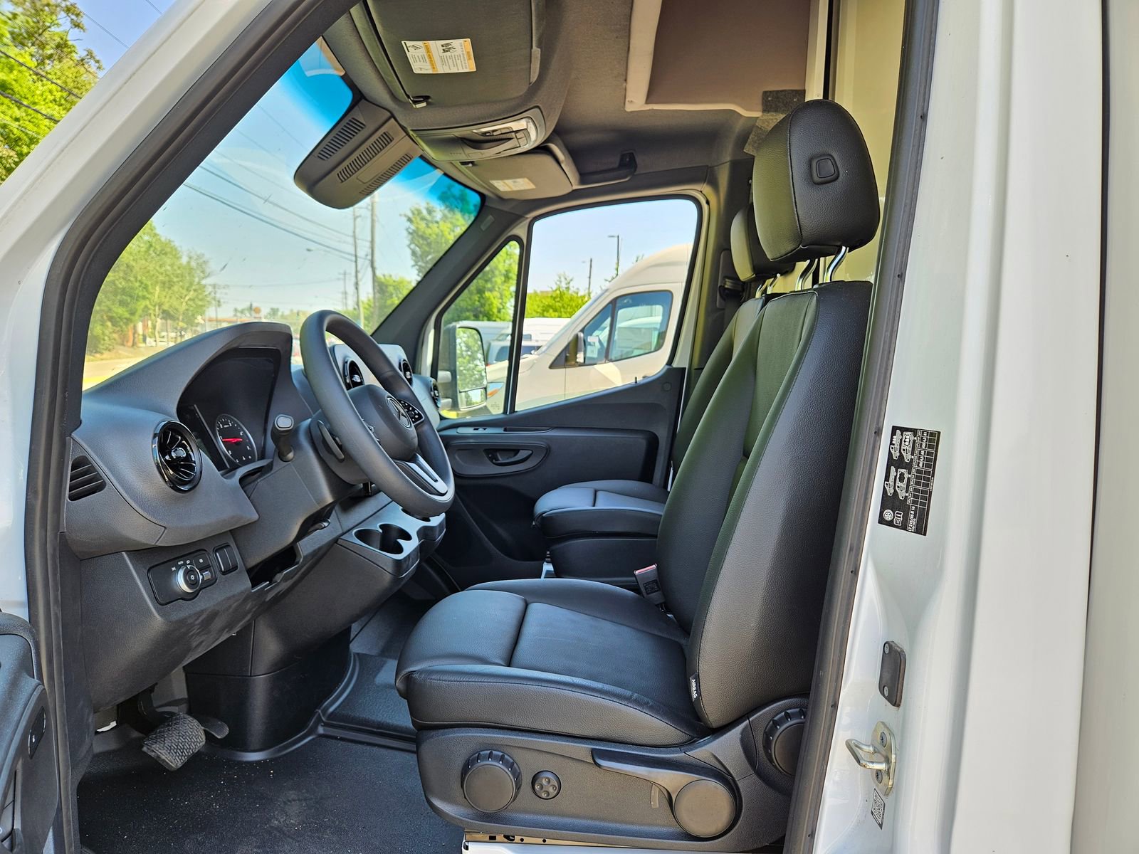 New 2024 Mercedes-Benz Sprinter 4500 image 14
