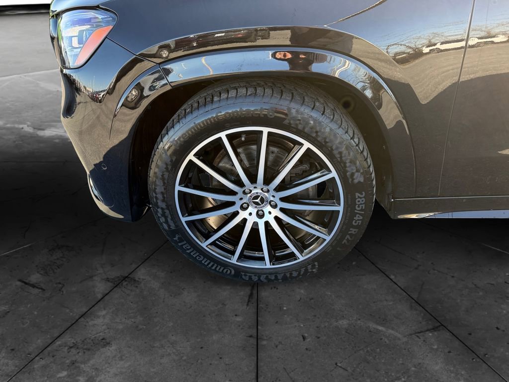 Used 2024 Mercedes-Benz GLS 450 4MATIC image 14