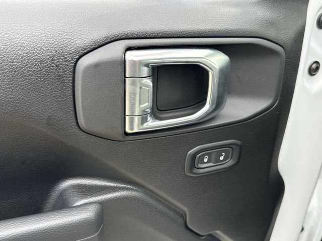 Used 2025 Jeep Wrangler Sport image 17