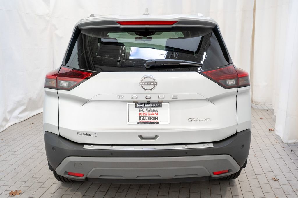 Used 2022 Nissan Rogue SV w/ SV Premium Package image 5