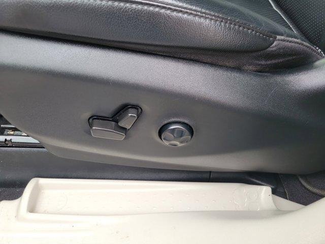 Used 2022 Chrysler Pacifica Touring-L image 19