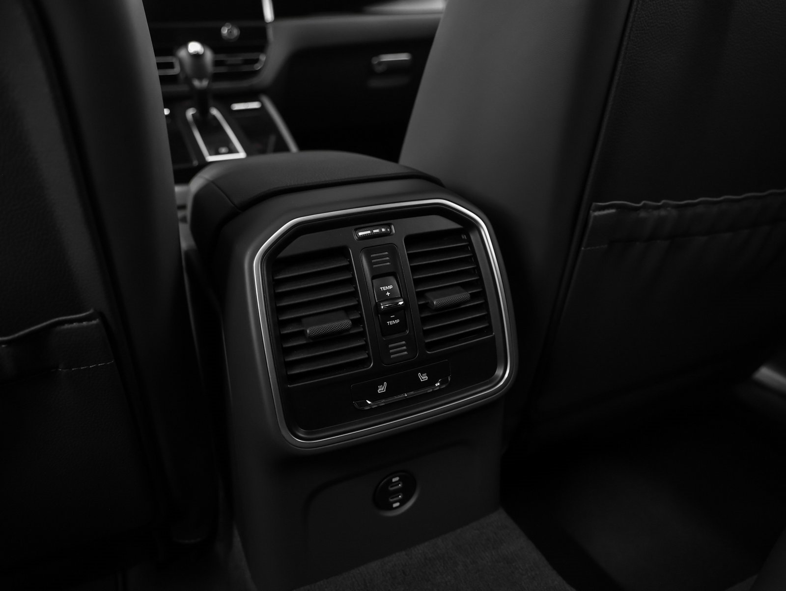 Used 2025 Porsche Macan image 41