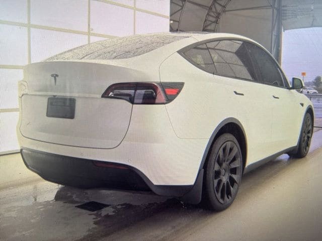 Used 2021 Tesla Model Y Long Range AWD/4WD image 3