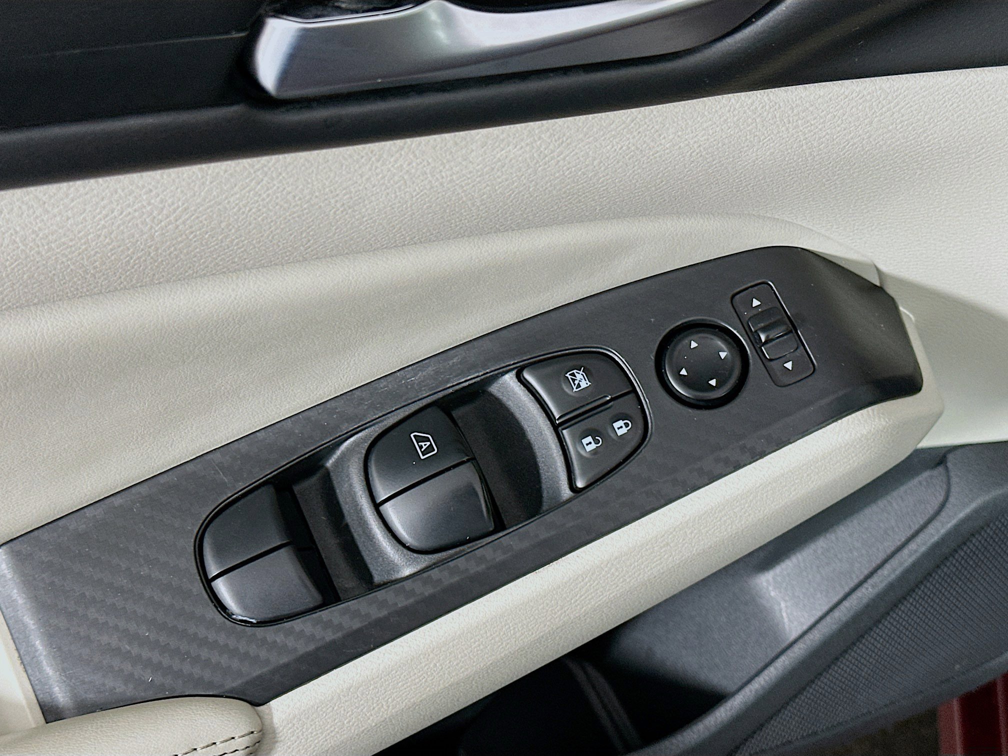 Used 2025 Nissan Altima 2.5 SV image 15